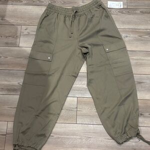 Athleta celestial, utility pants Olive Cargo Pants